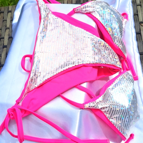 CUTE/SEXY BIKINI - Picture 2 of 4